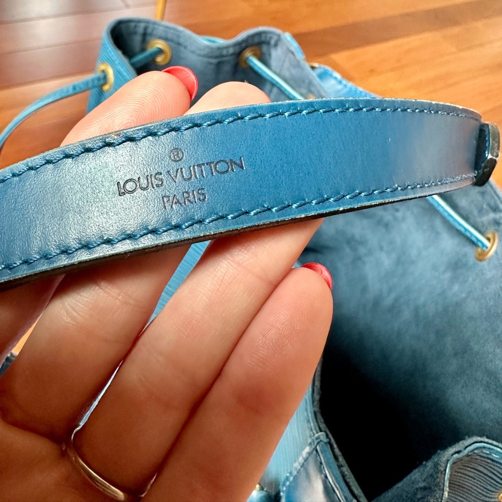 Louis Vuitton Noé Epi Leather Bucket Bag in Toledo Blue - Picture 15 of 16